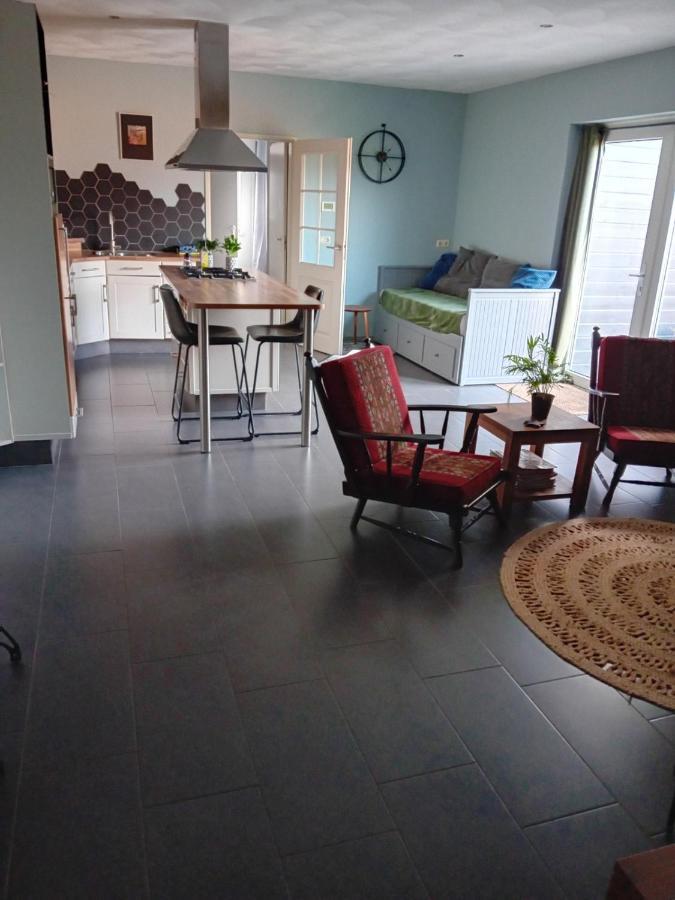 B&B Typisch Lelies Liessel Exteriör bild