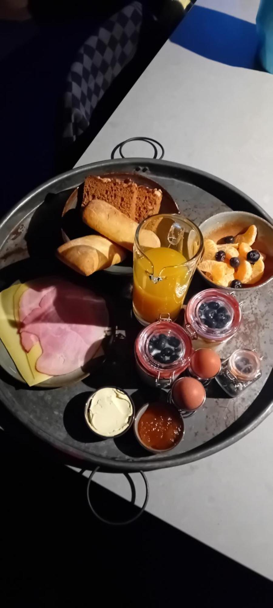 B&B Typisch Lelies Liessel Exteriör bild