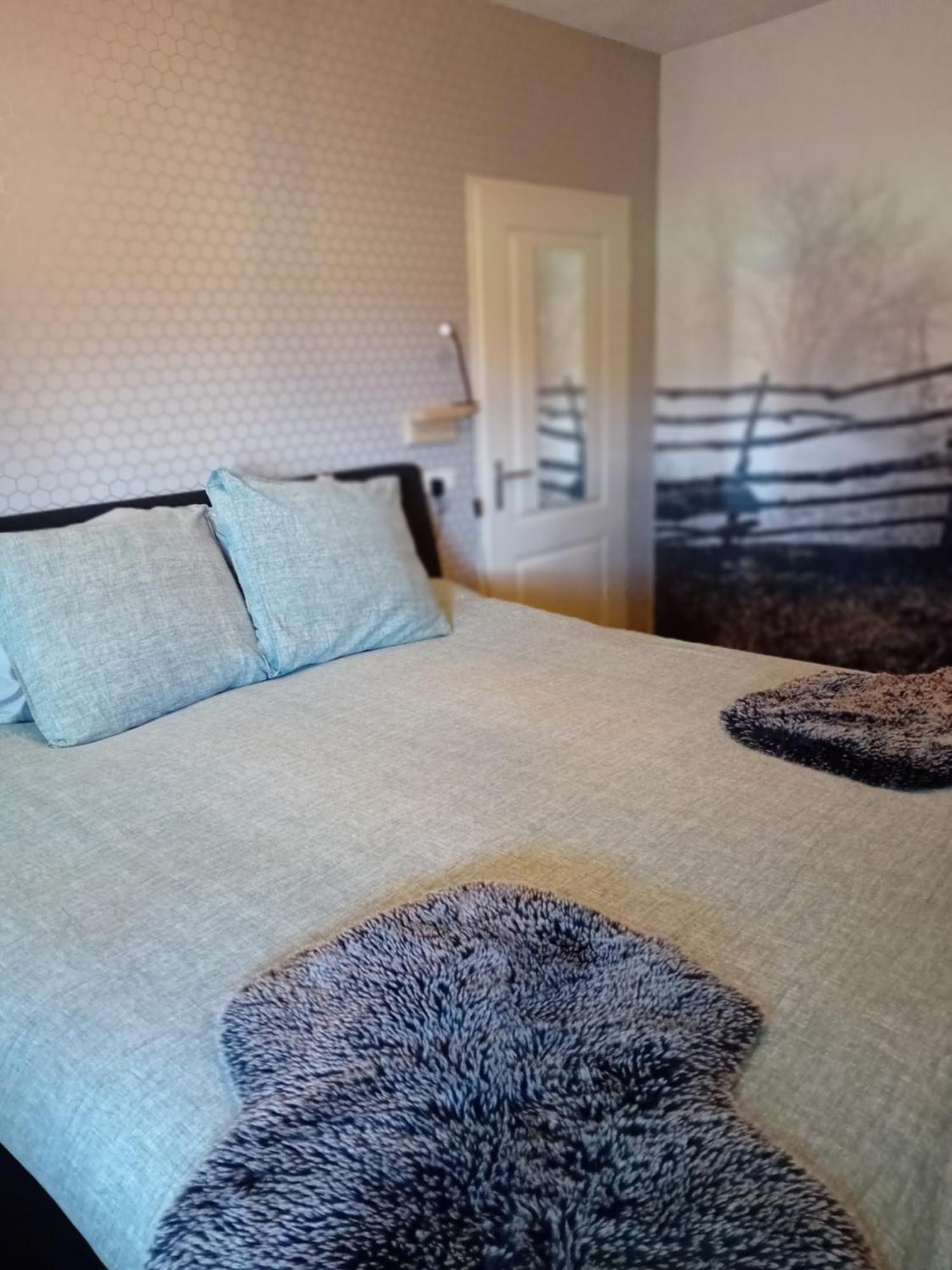 B&B Typisch Lelies Liessel Exteriör bild